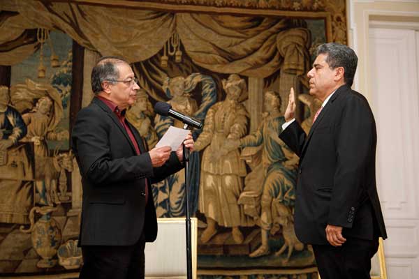 posesion contralor general carlos rodriguez lexa rochi